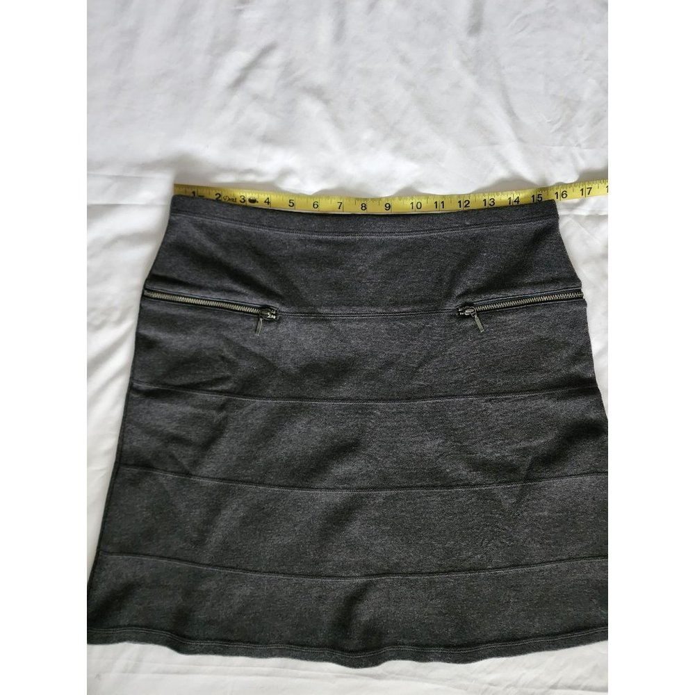 Athleta Strata Women's Gray A-Line Zipper Pockets Ponte Mini Skirt Petite Sz MP - Picture 9 of 11